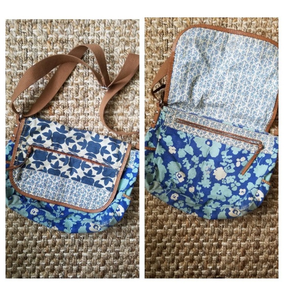 Fossil Blue Floral Canvas Messenger Crossbody - Picture 2 of 8